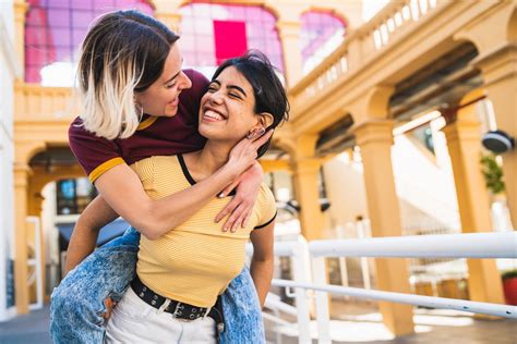 tijeras de lesbianas|Cómo disfrutar del amor y la intimidad en las relaciones lesbianas